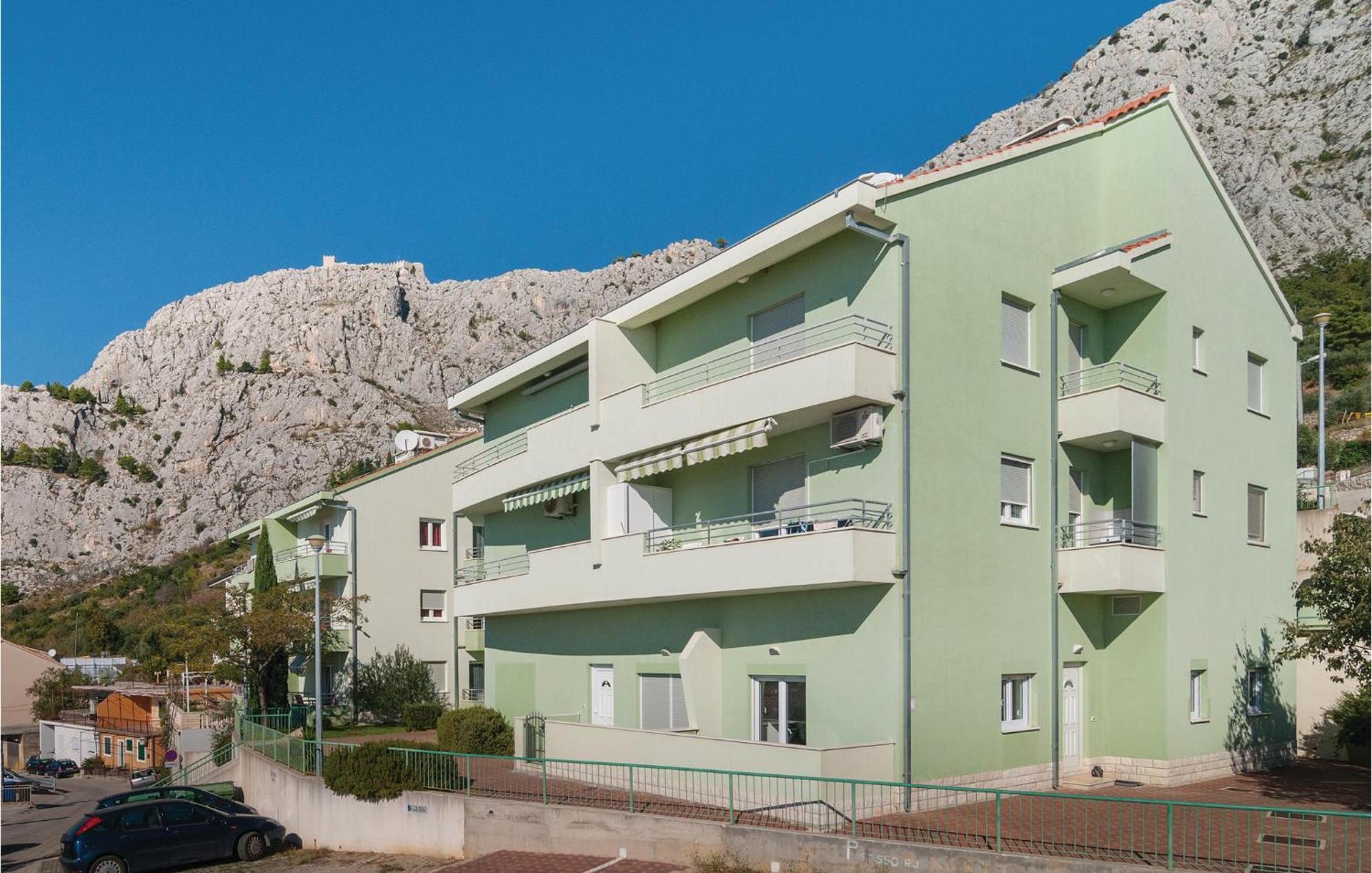 Nice Apartment In Omis With House Sea View Kültér fotó