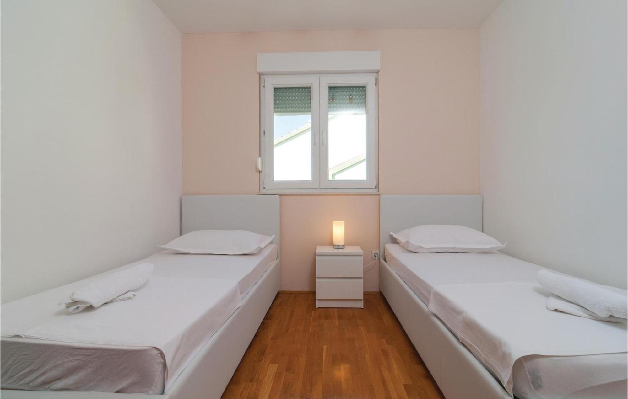 Nice Apartment In Omis With House Sea View Kültér fotó